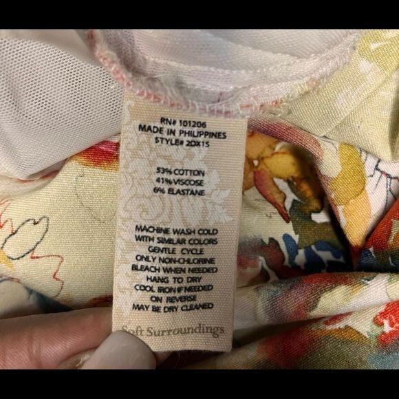 Soft Surroundings floral cropped ankle pants sz large - Picture 4 of 8